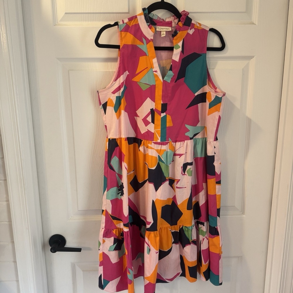 52Seven Women's Sz L Colorful Abstract Art High V-Neck Ruffle Babydoll Dress